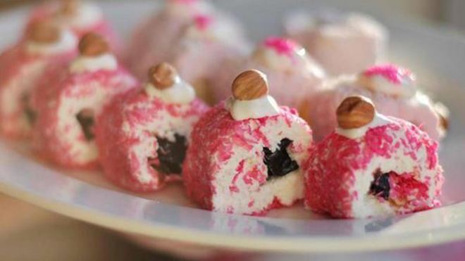 Рецепт Сладких творожных роллов с черносливом