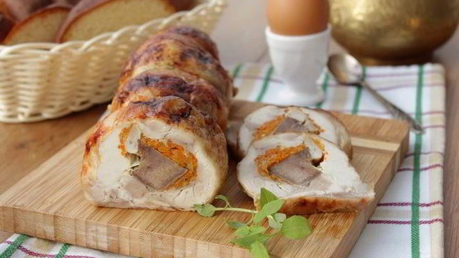Рецепт Куриного рулета с корейской морковью и языком