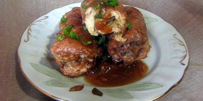 Рецепт куриного рулета с сыром и яблоком