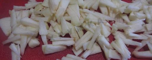 Шаг 2: куриного рулета с сыром и яблоком