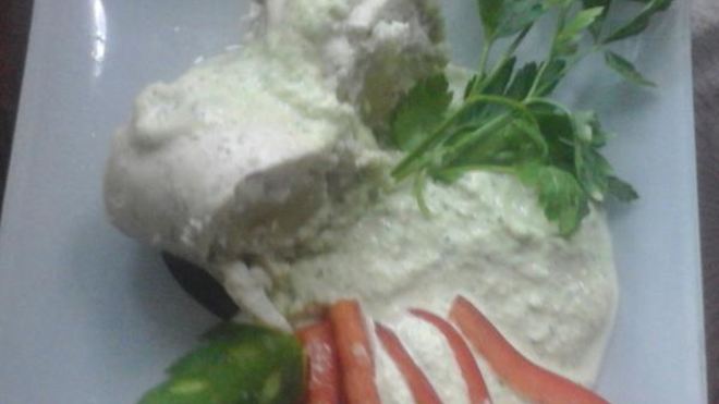 Рецепт Куриных рулетиков с бананами и яблочным соусом