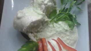 Рецепт Куриных рулетиков с бананами и яблочным соусом