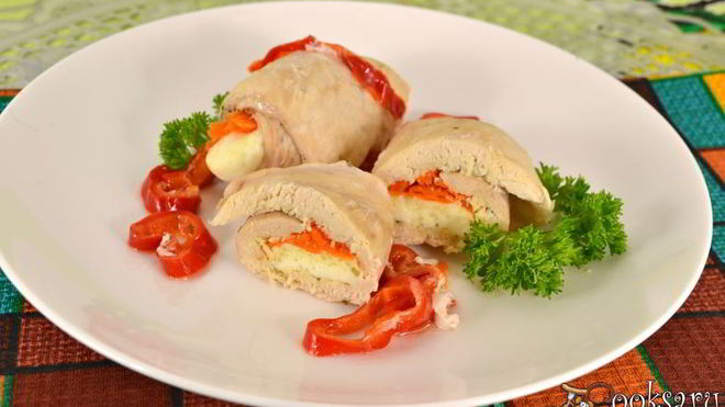 Рецепт Куриных рулетиков с брынзой и морковью на пару