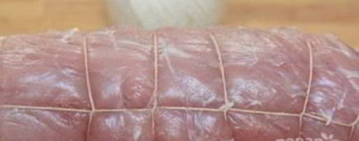 Шаг 3: праздничного рулета из свинины с начинкой