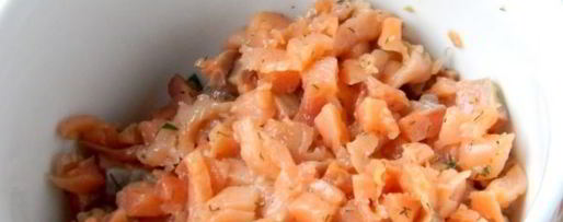 Шаг 3: рулета из лаваша с красной рыбой