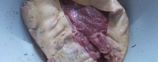 Шаг 12: рулета из утки с финиками и орехами