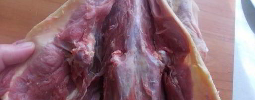 Шаг 2: рулета из утки с финиками и орехами