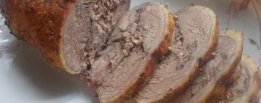 Шаг 20: рулета из утки с финиками и орехами