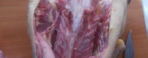 Шаг 3: рулета из утки с финиками и орехами