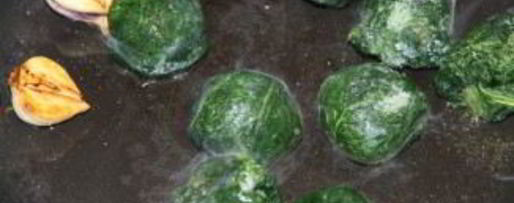 Шаг 2: рулета на сковороде