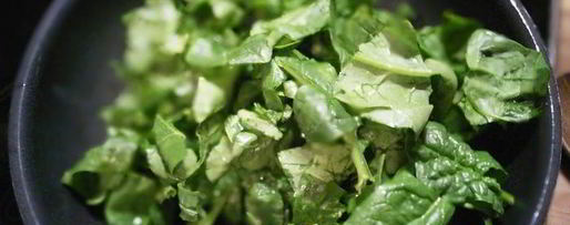 Шаг 1: рулета с фетой и шпинатом по-критски