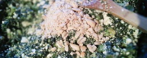 Шаг 4: рулета с фетой и шпинатом по-критски