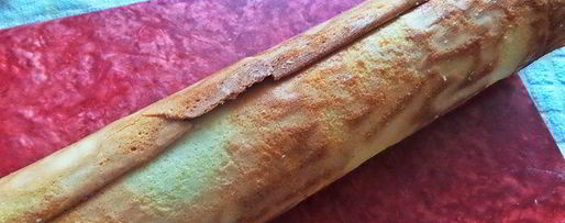 Шаг 24: рулета с творогом и черникой