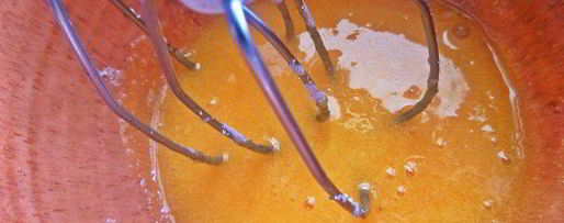 Шаг 4: рулета с творогом и черникой