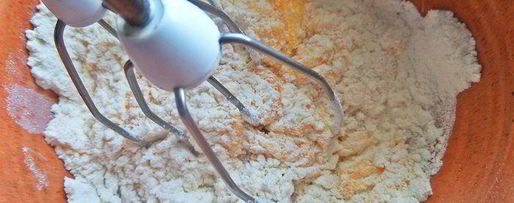 Шаг 5: рулета с творогом и черникой