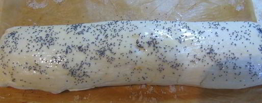 Шаг 5: рулета с тыквой и маком