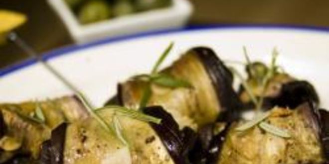 Рецепт рулетиков из баклажана с чесноком