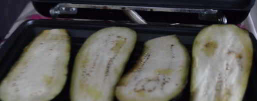 Шаг 3: рулетиков из баклажанов с творогом и сыром