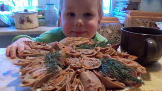 Рецепт Рулетиков из печеночных блинчиков с грибами