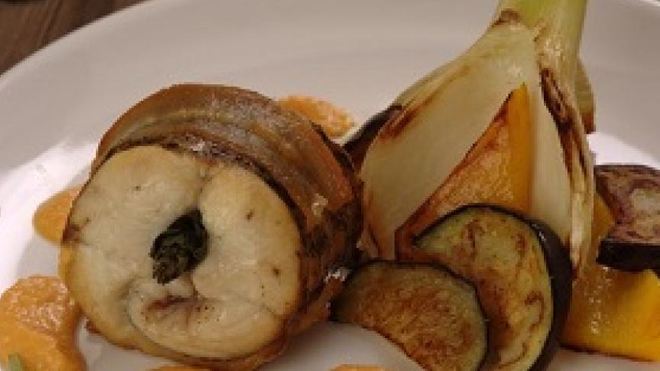 Рецепт Рулетиков из щуки с ореховым соусом