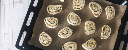 Шаг 12: рулетиков из слоеного теста с сыром