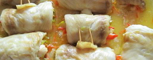 Шаг 7: рулетов из камбалы на циновке из порея