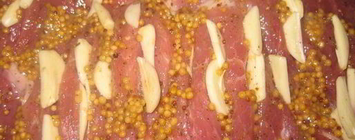 Шаг 1: свиного рулета в медовом соку