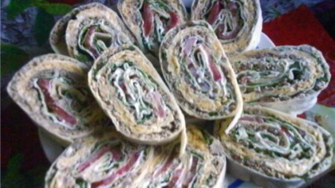 Рецепт Закуски-рулета из лаваша с мясным фаршем