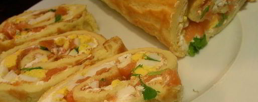 Шаг 12: заварного рулета с начинкой из копченого лосося, яиц и сливочного сыра