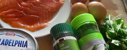 Шаг 7: заварного рулета с начинкой из копченого лосося, яиц и сливочного сыра