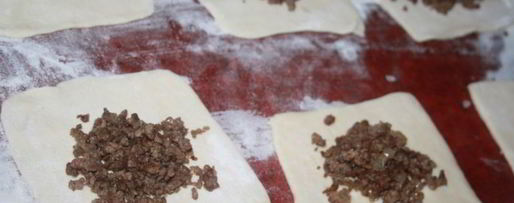 Шаг 2: быстрой самсы из слоеного теста с говяжьим фаршем