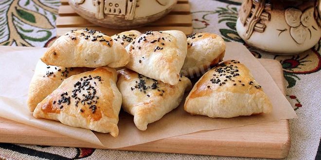 Рецепт самсы из слоеного теста с мясным фаршем