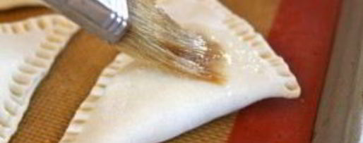 Шаг 3: самсы из слоеного теста с сыром