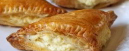 Шаг 4: самсы из слоеного теста с сыром