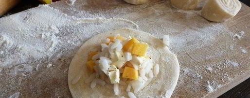 Шаг 6: самсы с тыквой и рисом