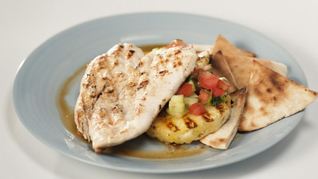 Рецепт Шавермы с курицей на тарелке