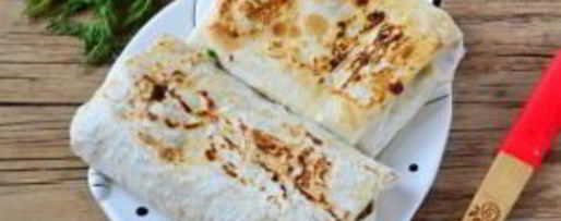 Шаг 11: шавермы с пикантной курочкой и чесночным соусом