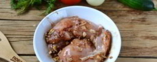 Шаг 2: шавермы с пикантной курочкой и чесночным соусом