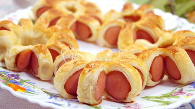 Рецепт Сосисок в тесте Цветочки
