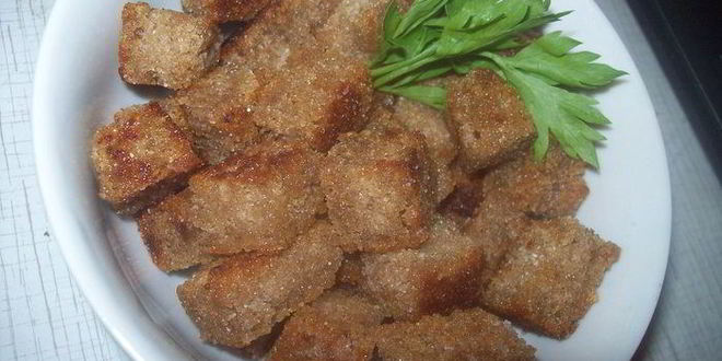 Рецепт чесночно-лимонных сухарики для салатов