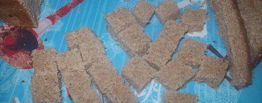 Шаг 2: чесночно-лимонных сухарики для салатов