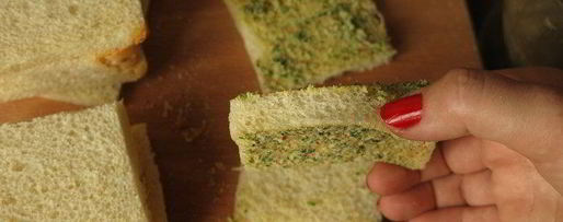 Шаг 6: крабовых сухариков