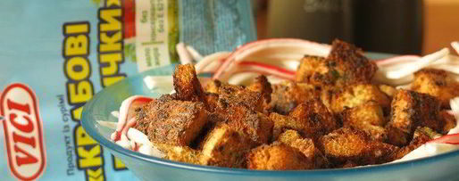 Шаг 9: крабовых сухариков