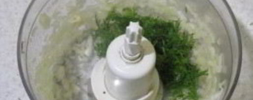 Шаг 1: луковых сухариков к салатам и супам