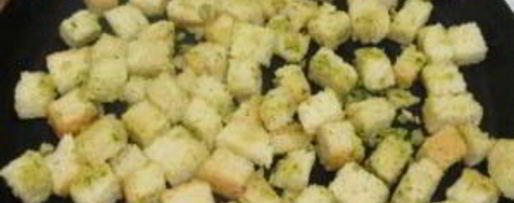 Шаг 4: луковых сухариков к салатам и супам