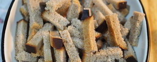 Шаг 1: пикантных сухариков к пиву