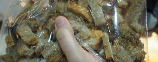 Шаг 10: пикантных сухариков к пиву