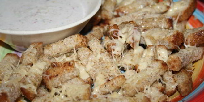 Рецепт пшеничных сухариков с сыром