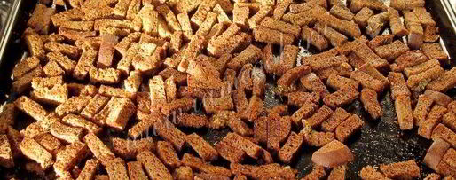 Шаг 6: ржаных сухариков с чесноком