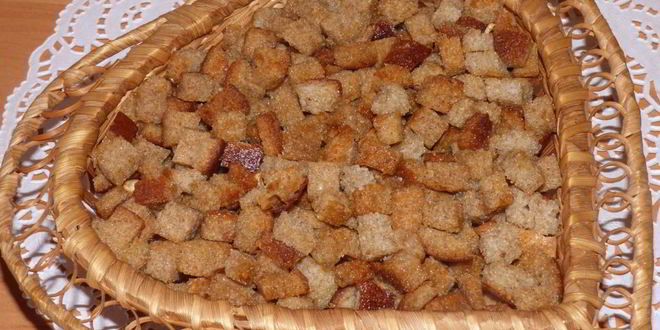 Рецепт сухариков из хлеба с чесноком